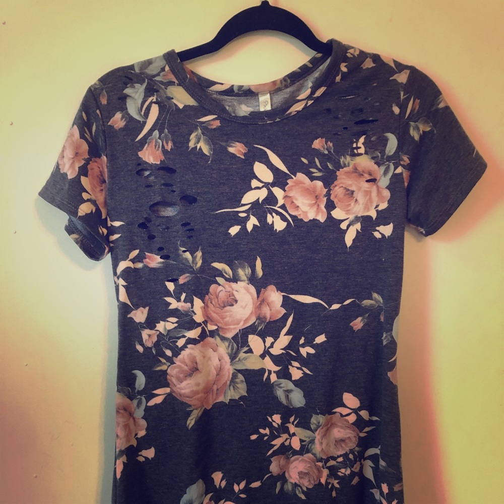 T-shirt floral distressed dress spring fall